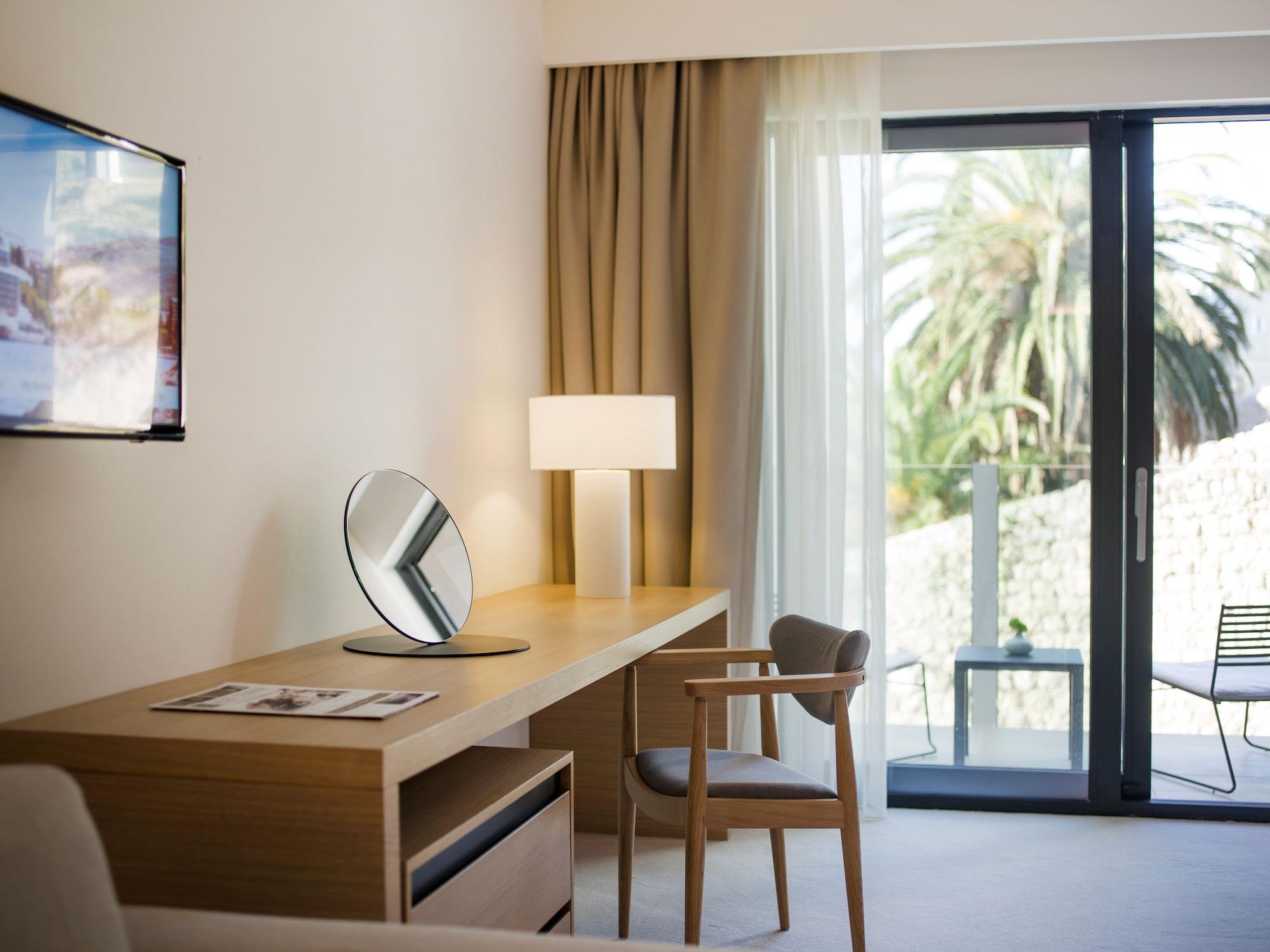Hotel Kompas Дубровник Екстериор снимка
